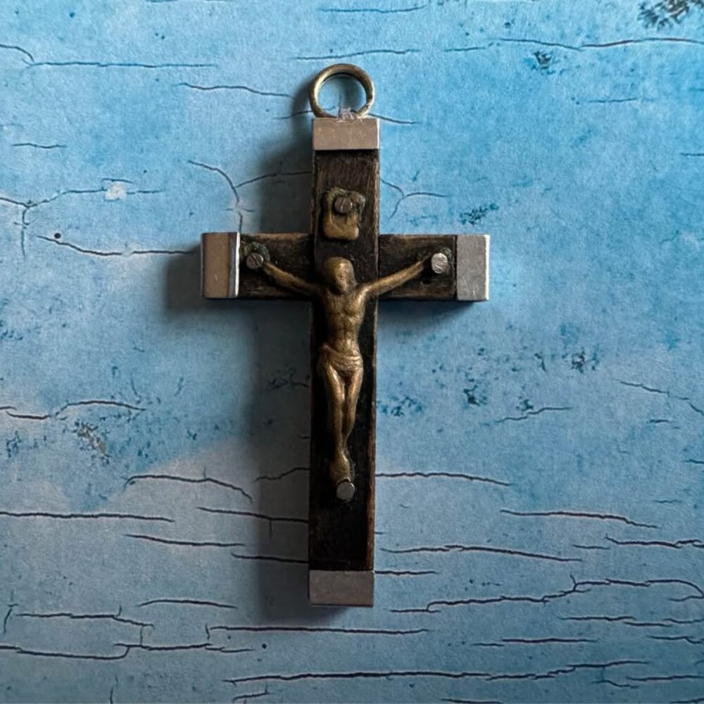 Small Vintage Italian Crucifix Pendent | Miniature Wall Art